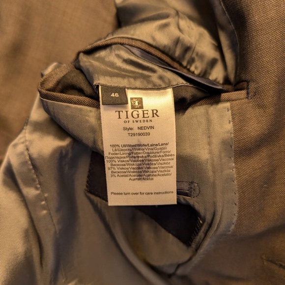 Tiger of Sweden men’s suit-size 46 - Picture 3 of 9